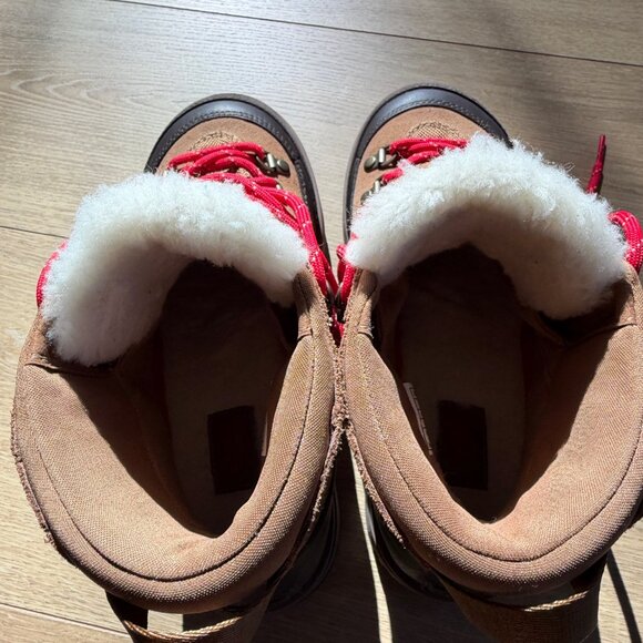 UGG DRY TECH VIBRANT (SIZE 6) - Picture 2 of 6